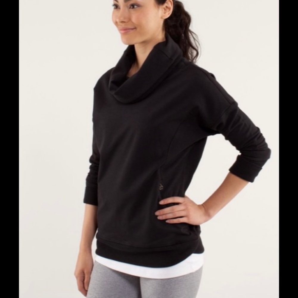 Lululemon Run: Rest Day Pullover
Black